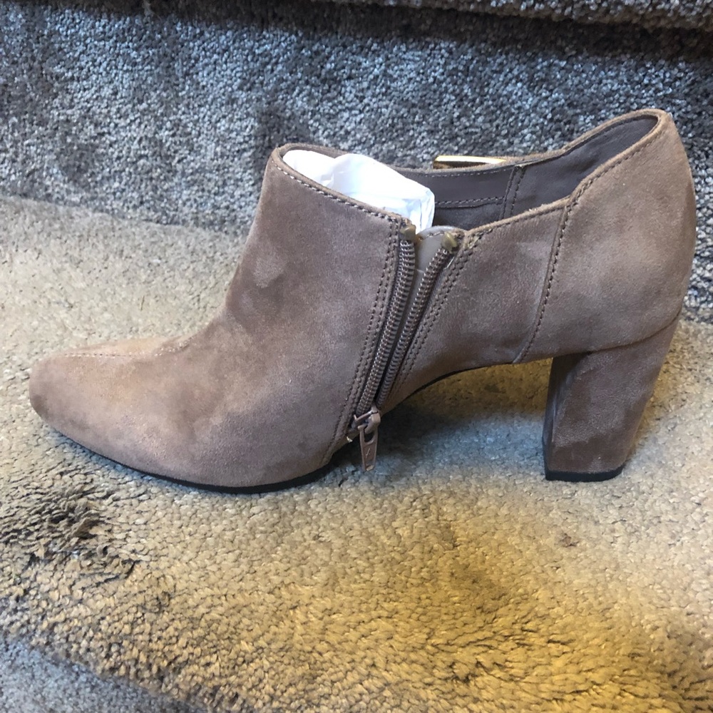 NIB Taupe “Effortless” Booties